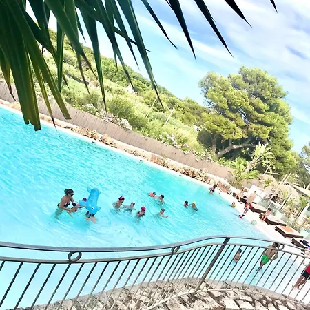 Holiday park Viestemare & 4*