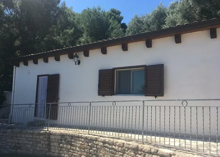 Viestemare & Aldeamento Turístico 4*